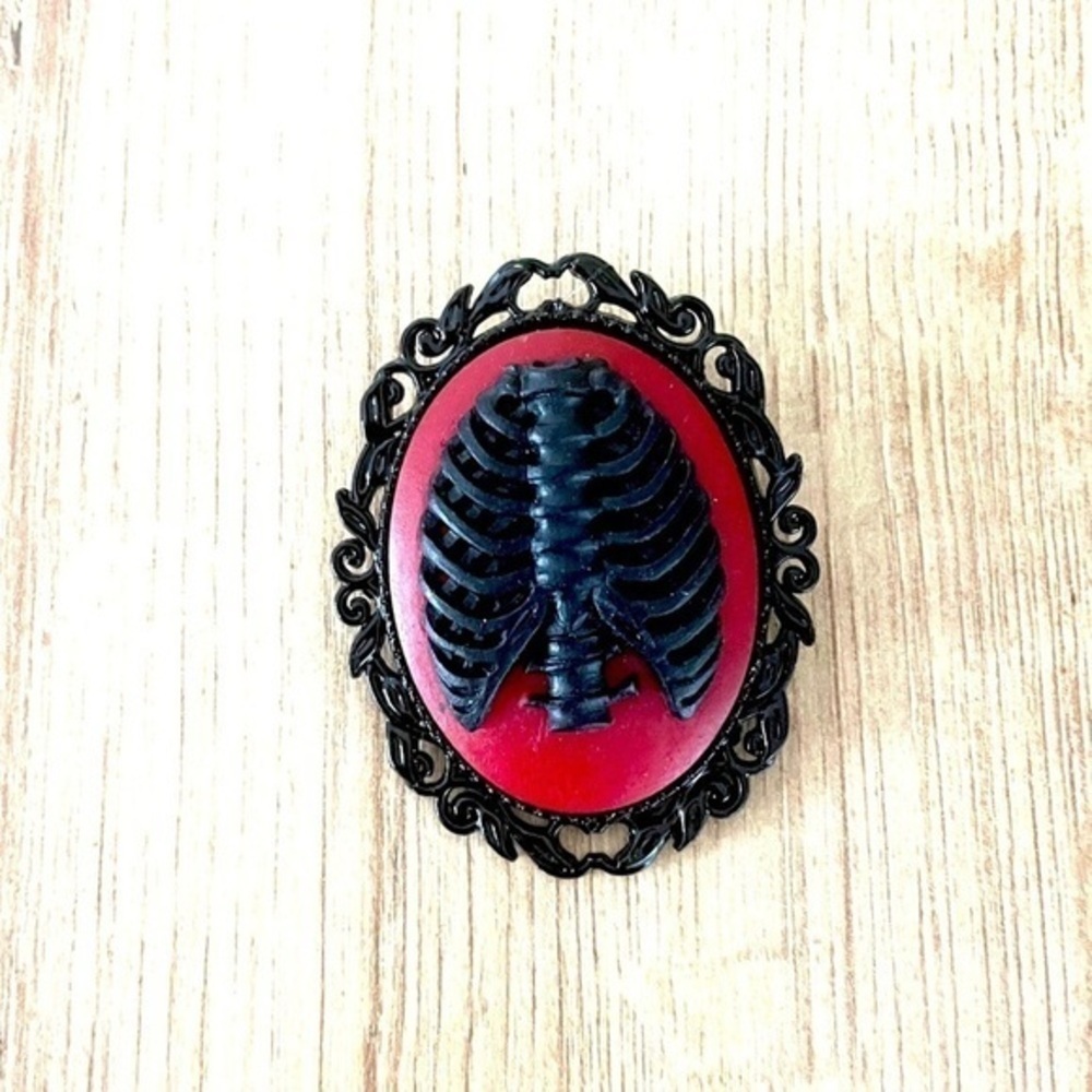 Red and Black Ribcage Victorian Style Cameo Brooch, NWT